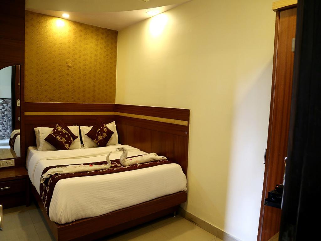 Hotel Shivam International - A Well Hygiene Property All Staff Vaccinated " New Delhi Eksteriør billede